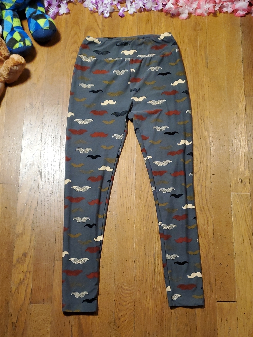 LuLaRoe Gray Leggings with Mustache Print in Cream, Brown, Black